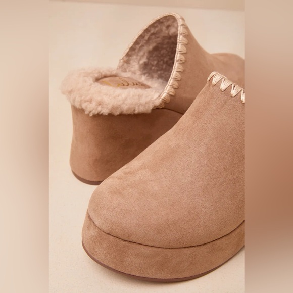 NEW Mushroom Suede Platform Clogs - Picture 4 of 4